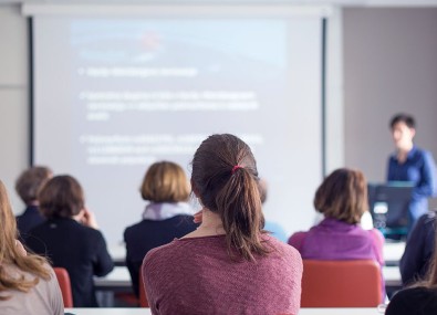 Pessoas aprendendo tarefas