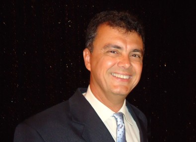 Marcos Rocha sorrindo